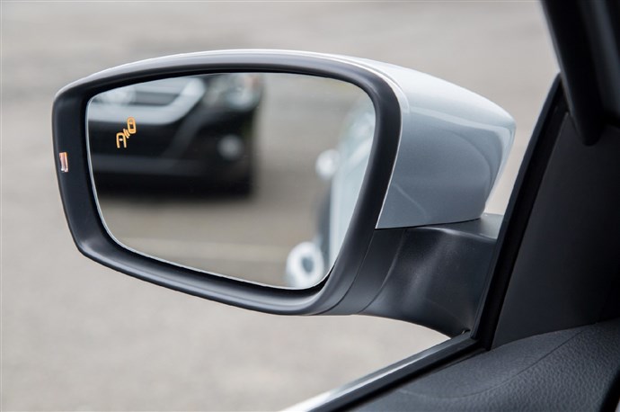 Araba Aynaları Nasıl Ayarlanmalı